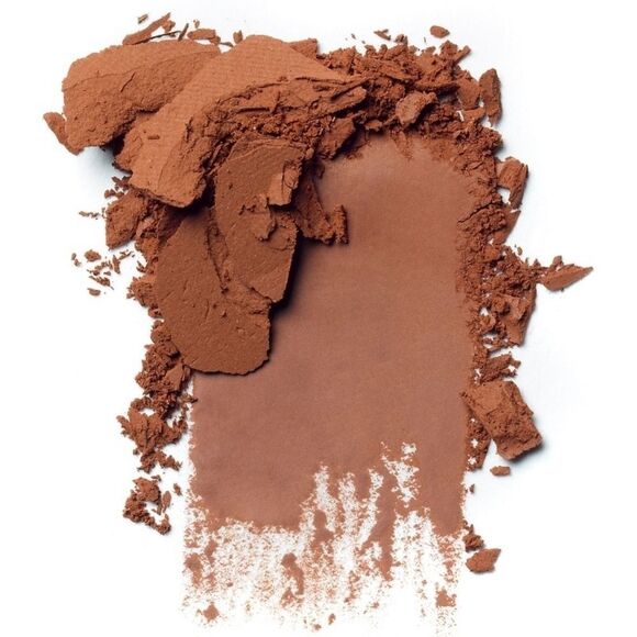 Bobbi Brown Bronzing Powder in Deep 3 - Picture 3 of 12